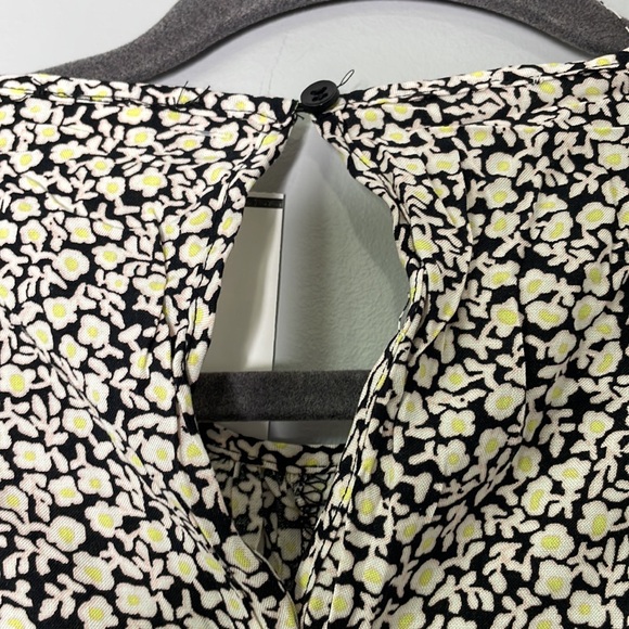 Giant Tiger Short Sleeve Top - Picture 5 of 5